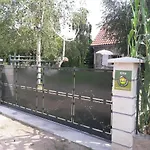 A La Campagne Avec Piscine Partagee Et Jardin - Fr-1-489-230 Apartment *