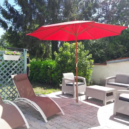 A La Campagne Avec Piscine Partagee Et Jardin - Fr-1-489-230 Apartment *