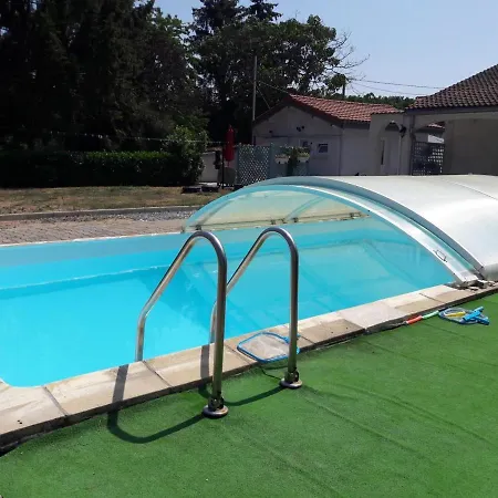 Apartment Avec Piscine A La Campagne, Proche De Vichy - Jardin, Terrasse, Wifi, Draps Inclus - Fr-1-489-230 *